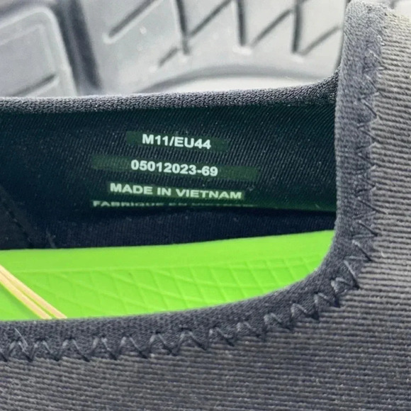 NWT OOFOS OOMG EEZEE MEN BLACK US SIZE 11 slip on shoe style 5082 NIB - Picture 15 of 16